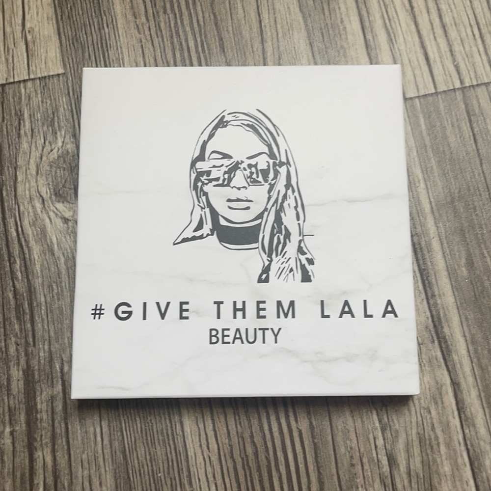 Give Them Lala Beauty - The Grown Woman Palette